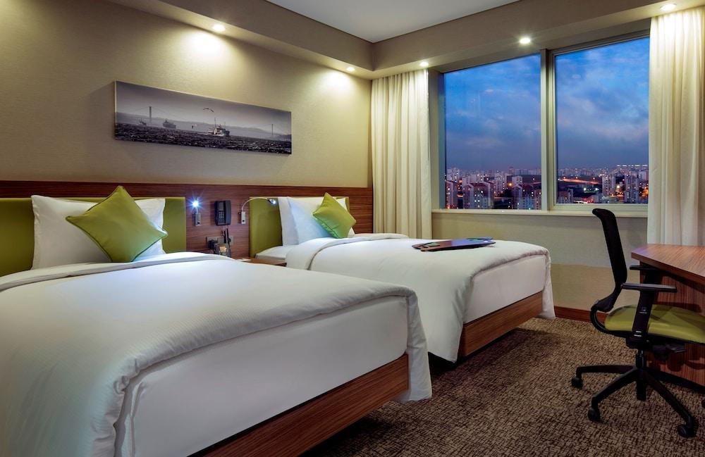 Hotel Hampton By Hilton Istanbul Kayasehir Esterno foto