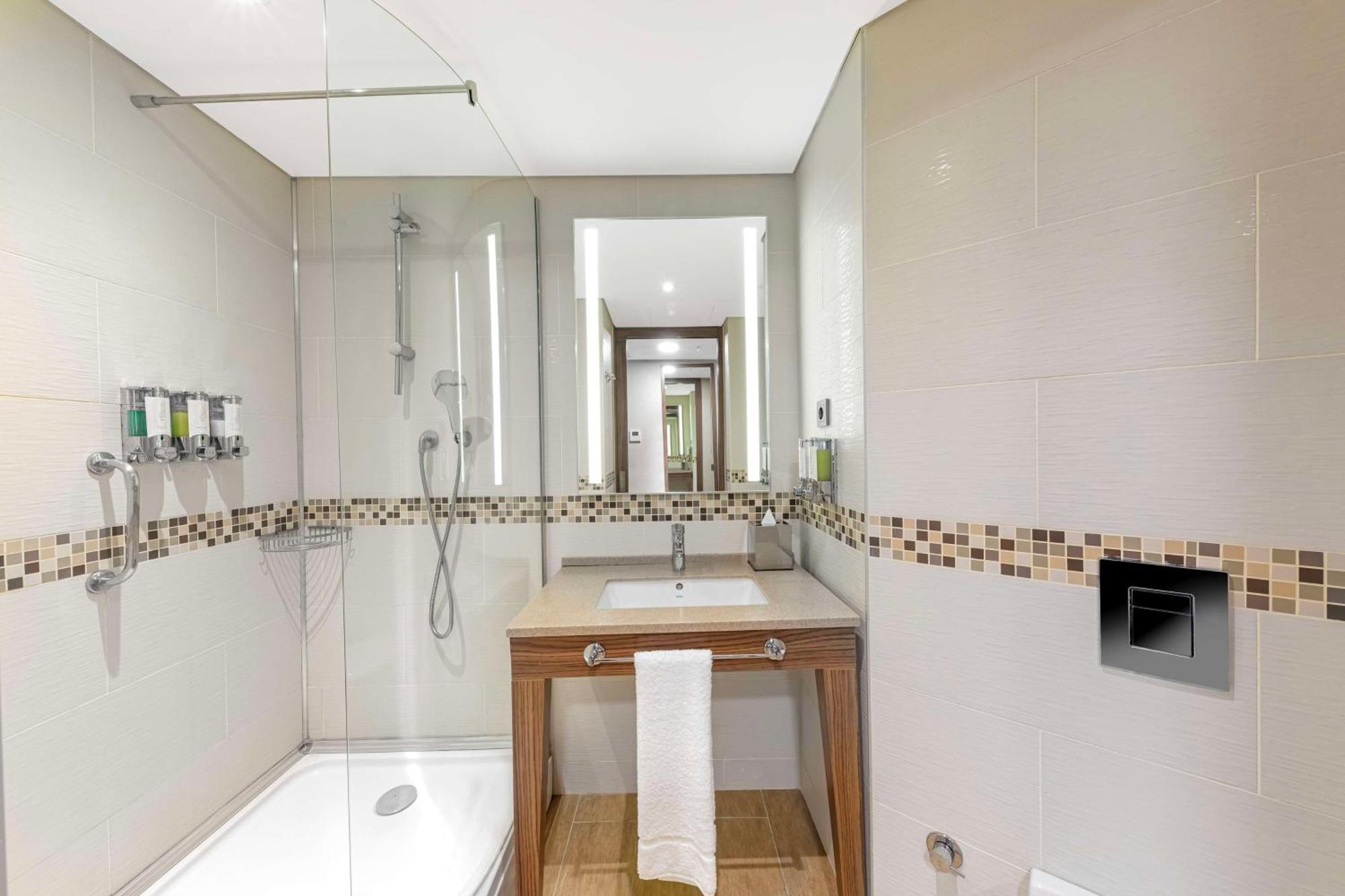 Hotel Hampton By Hilton Istanbul Kayasehir Esterno foto