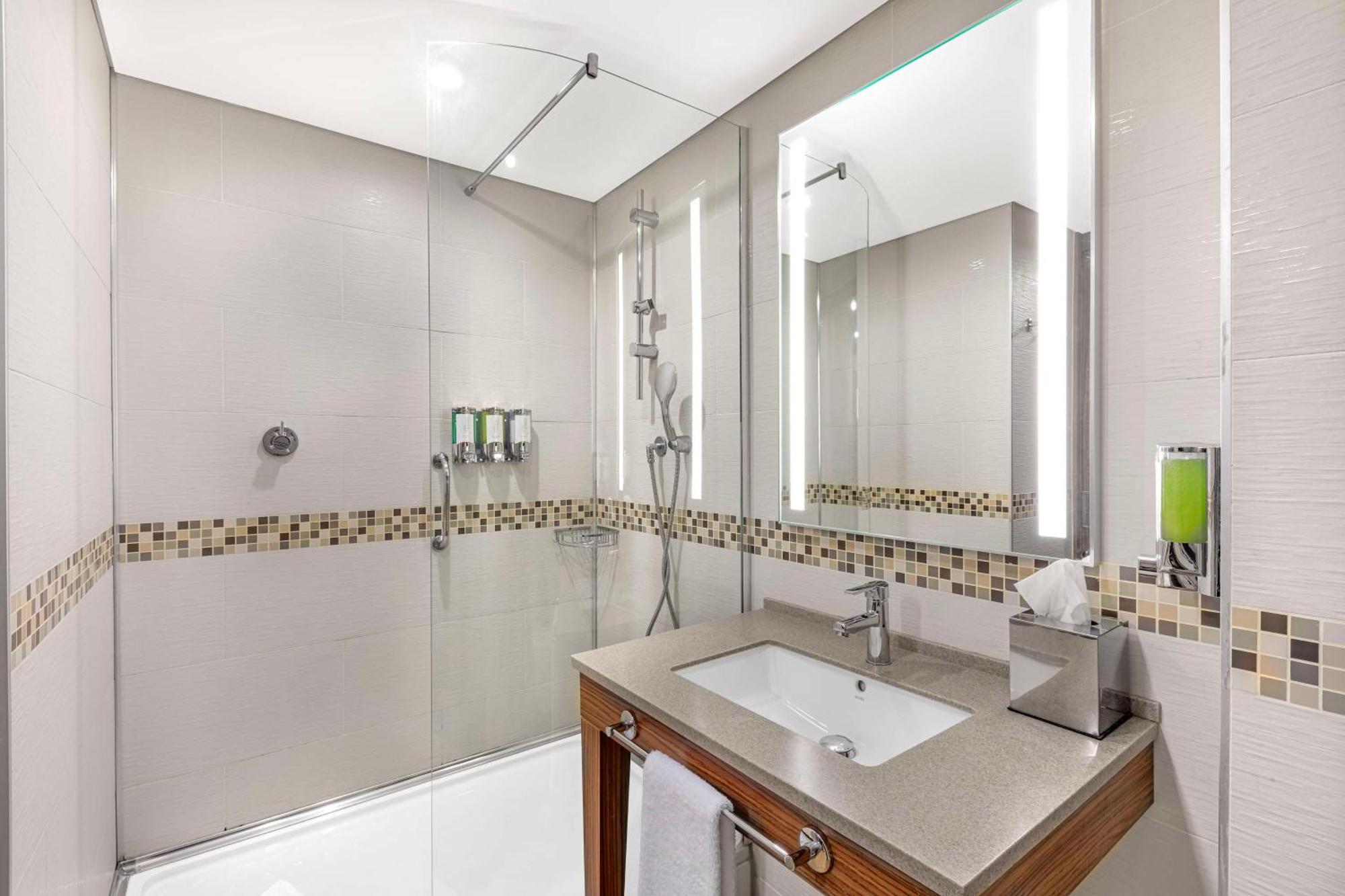 Hotel Hampton By Hilton Istanbul Kayasehir Esterno foto