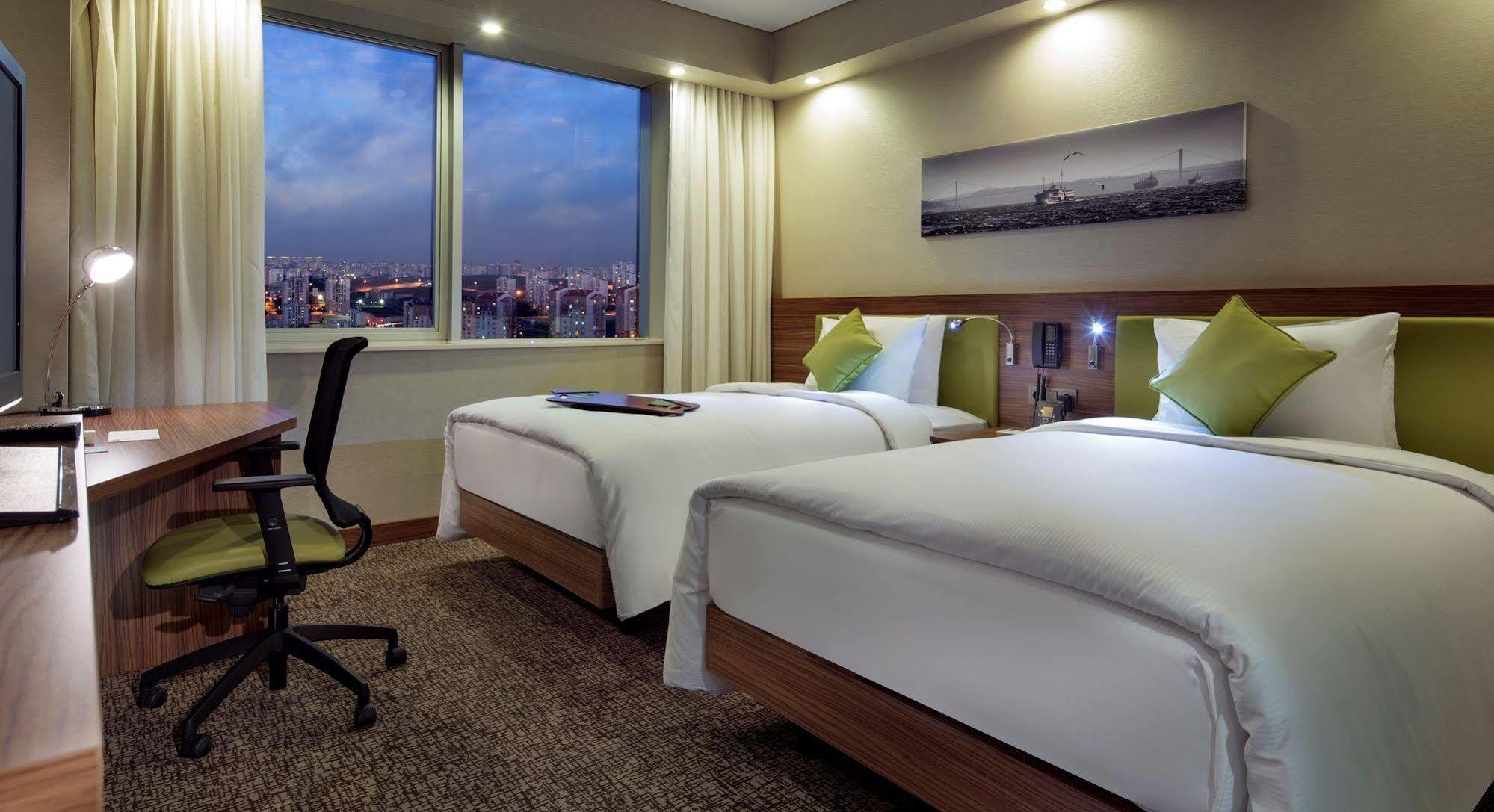 Hotel Hampton By Hilton Istanbul Kayasehir Esterno foto