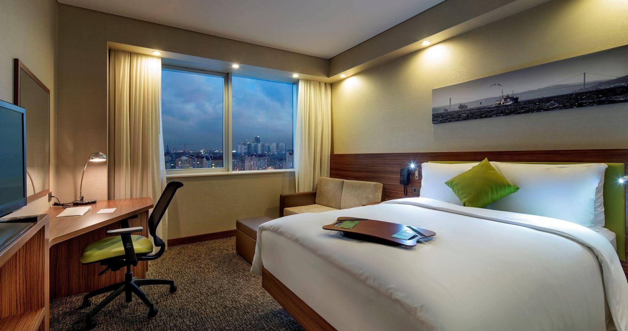 Hotel Hampton By Hilton Istanbul Kayasehir Esterno foto
